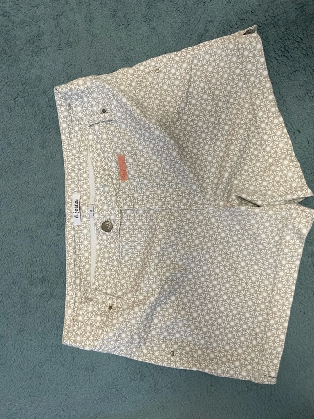 d. jeans Cream Floral Geometric Shorts